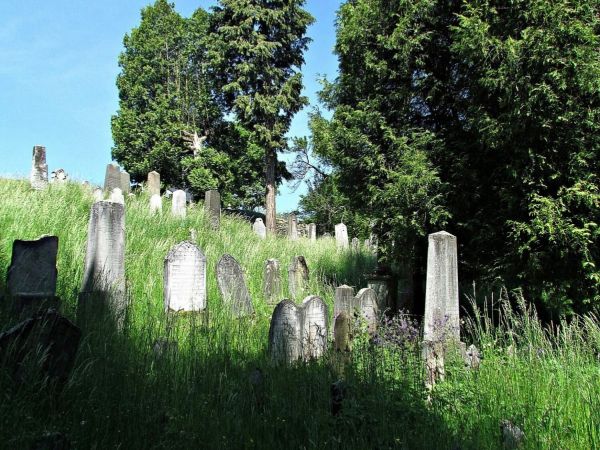 Lomnický židovský hřbitov - tip na výlet