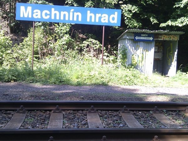 Machnín hrad - železniční stanice