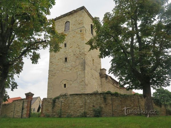 Malešov (Hoštka) - kostel sv. Jiří - tip na výlet
