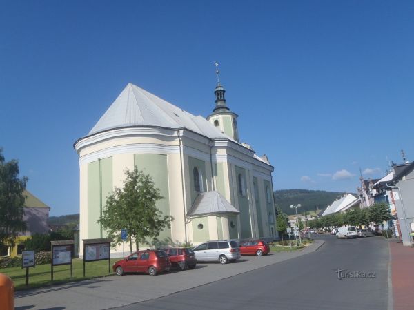 Město Albrechtice, kostel Navštívení Panny Marie - tip na výlet