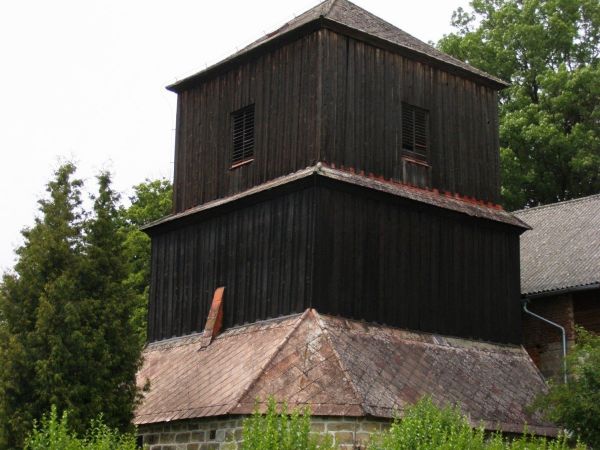 Mladějov - kostel svatého Jiljí se zvonicí