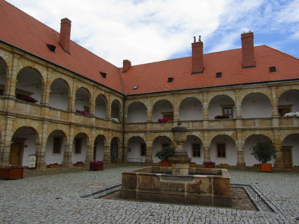 Moravská Třebová a zřícenina hradu Radkov