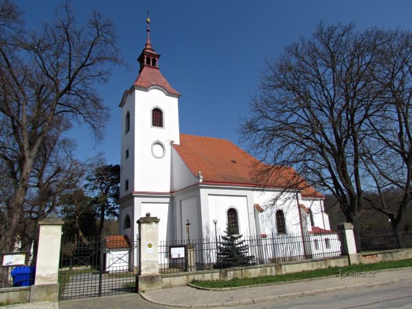 Moravský Krumlov - kostel Všech svatých - tip na výlet