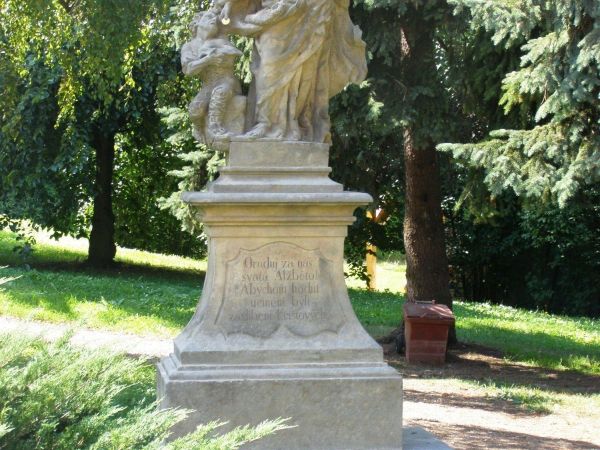Nová Paka - socha sv. Alžběty, soubor soch - tip na výlet