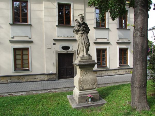 Novojičínské sochy sv.Antonína a sv.Ignáce