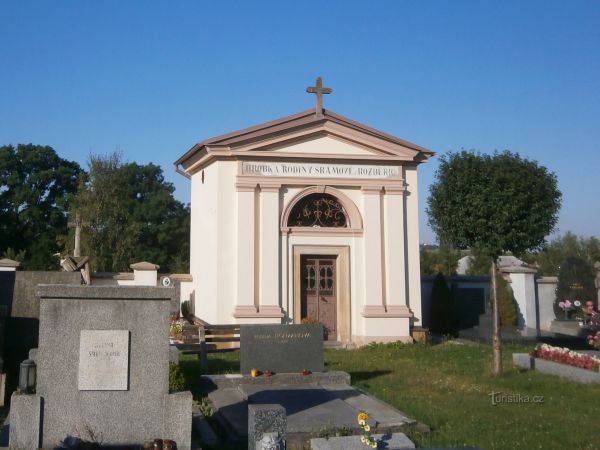 Nový hřbitov ve Všestarech - tip na výlet