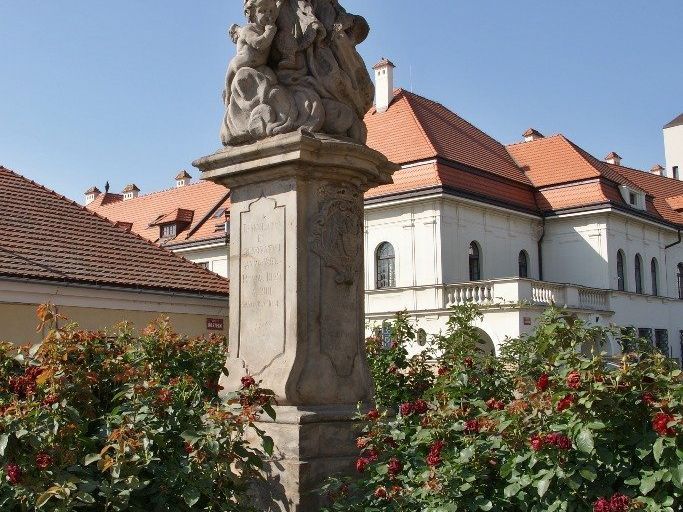 Nymburk – socha sv. Jana Nepomuckého na Kostelním náměstí - tip na výlet