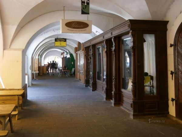 O zřízení nových jarmarečních bud v Hradci Králové počátkem 40. let 19. století - tip na výlet