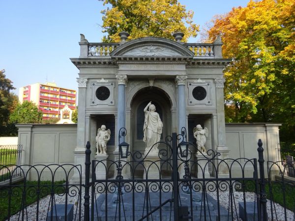 Odry - hrobka rodiny Gerlichovy - tip na výlet