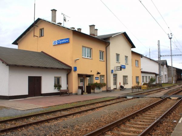 Opatov - železniční stanice