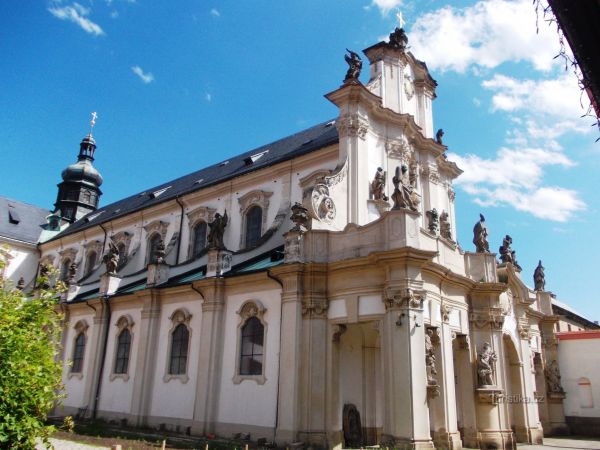 Osek u Duchcova - kostel Nanebovzetí Panny Márie
