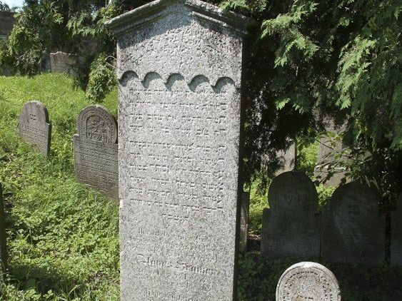 Osoblaha - židovský hřbitov - tip na výlet