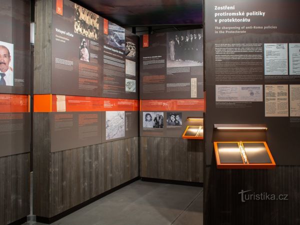 Památník holokaustu Romů a Sintů na Moravě - tip na výlet