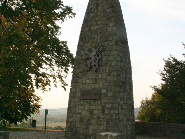 Památník obětem válek na Helštýně
