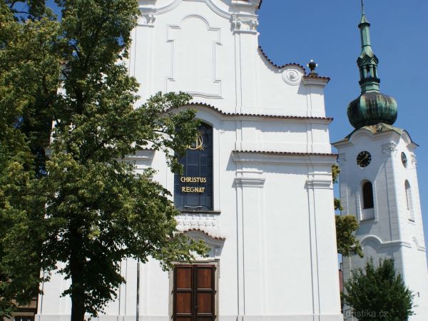 Pelhřimov – kostel sv. Víta se zvonicí