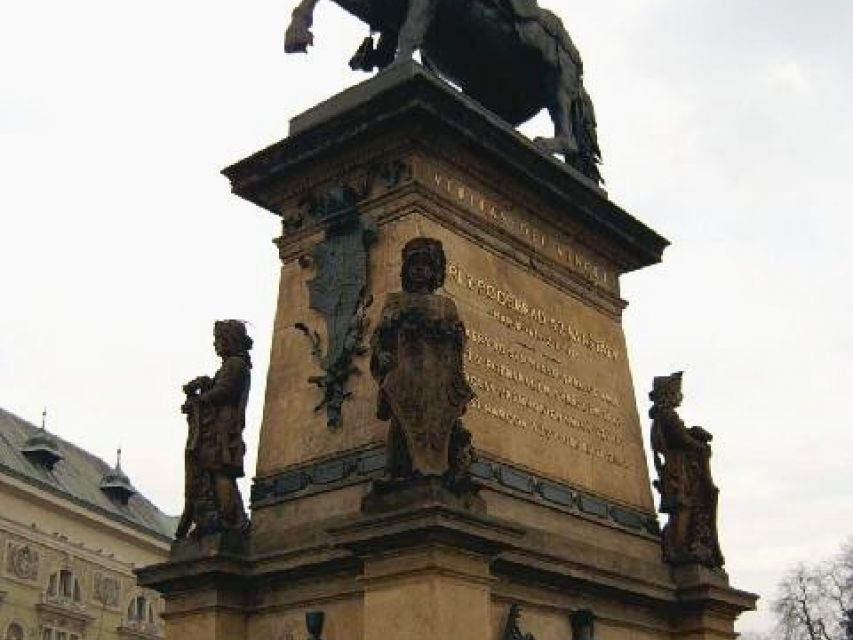 Pomník krále Jiřího z Poděbrad - tip na výlet