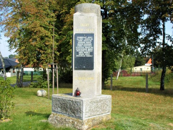 Pomník obětem 1. a 2. světové války v Kratonohách