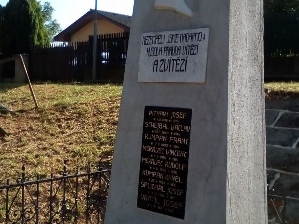 Pomník obětem 1. světové války v Drozdicích (Pardubice) - tip na výlet