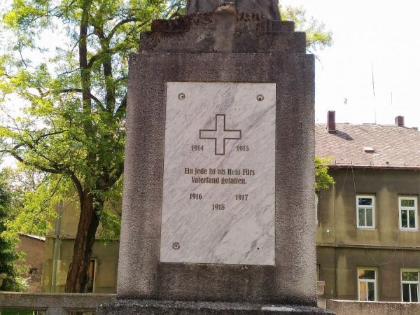 Pomník obětem I. světové války v Modlanech - tip na výlet