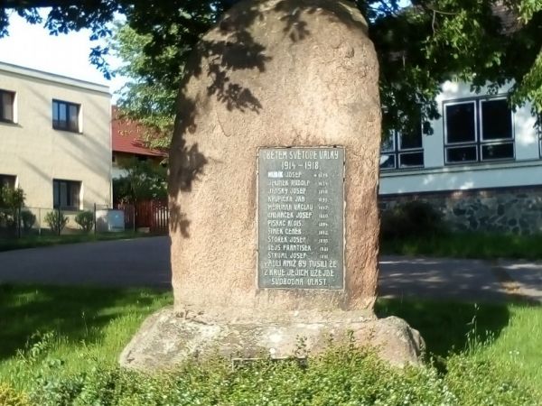 Pomník obětem válek v Bezděkově