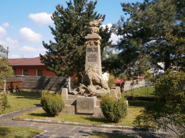 Pomník padlým v 1. světové válce v Černilově - tip na výlet