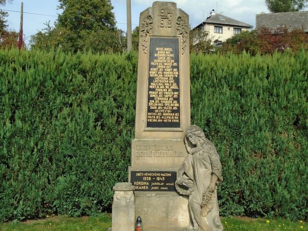 Pomník padlým v 1. světové válce ve Slatině nad Úpou