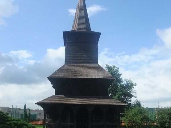 Pozoruhodný dřevěný kostelík v Dobříkově - tip na výlet