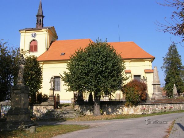 Probluz - kostel Všech svatých - tip na výlet