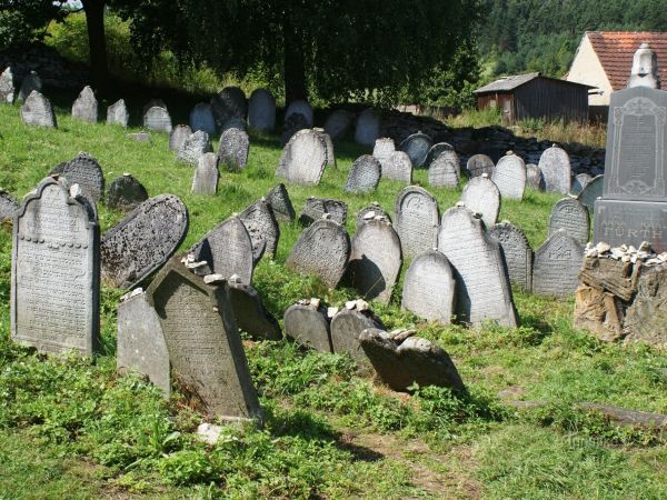 Rabí - židovský hřbitov