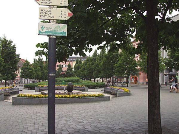 Rozcestí na Masarykově náměstí - tip na výlet