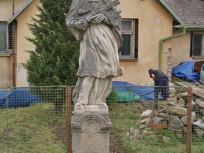 Salavice (Třešť) – socha sv. Jana Nepomuckého
