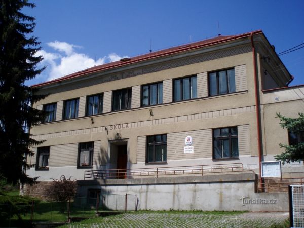 Škola v Libňatově