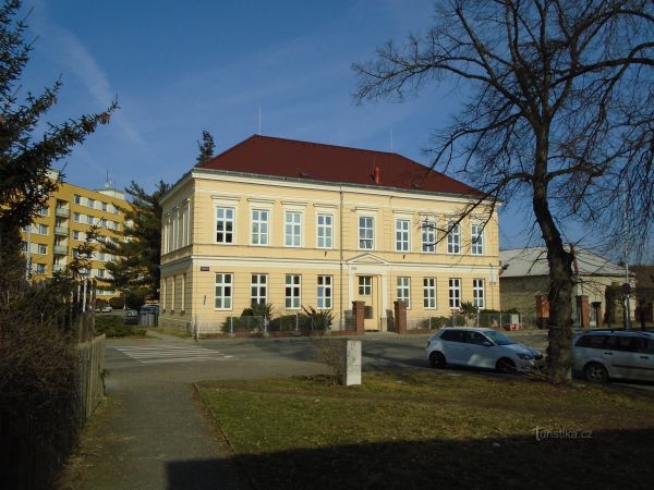 Škola v Třebši
