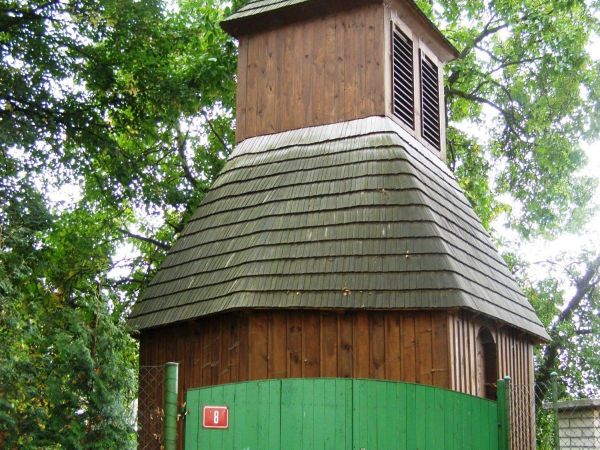 Skřivany - dřevěná zvonice - tip na výlet
