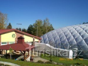 Sportcentrum – Indoor Golf, Power Jóga, Tenis, Zumba, nedaleko Prahy
