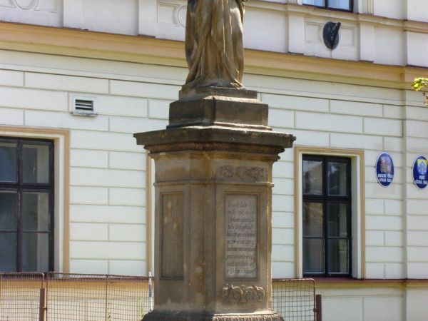 Stará Paka - sochy sv. Ludmily a sv. Václava - tip na výlet