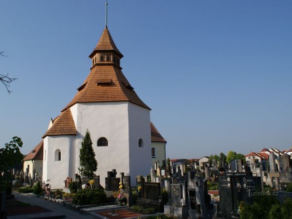 Staré Město u Uh.Hradiště – hřbitovní areál s kostelem sv. Michaela archanděla