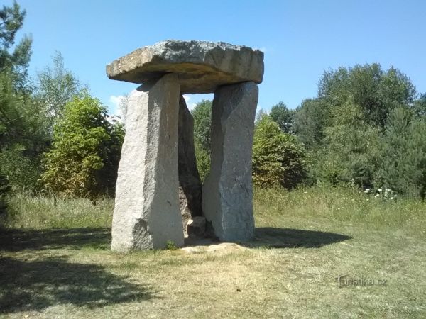 Stonehenge v Holašovicích - tip na výlet