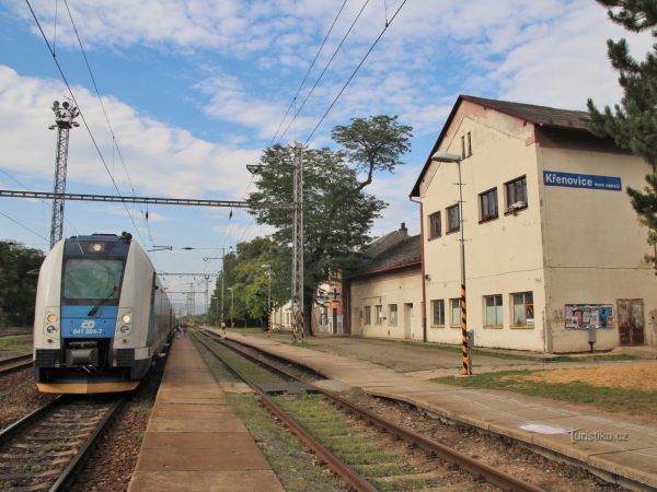 Turistické rozcestí Křenovice, horní nádraží
