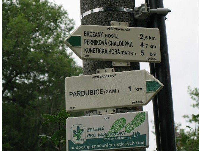 Turistické rozcestí Pardubice, koupaliště - tip na výlet