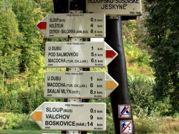 Turistické rozcestí Sloupsko-šošůvské jeskyně - tip na výlet