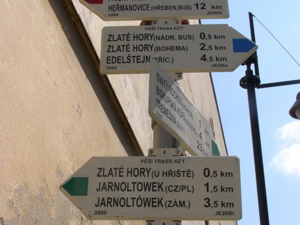 turistické rozcestí Zlaté Hory - náměstí - tip na výlet