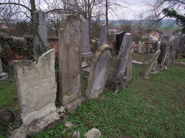 Uherský Brod – Nový židovský hřbitov - tip na výlet