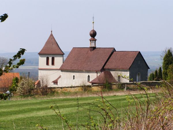 Václavice - kostel sv. Václava se zvonicí - tip na výlet