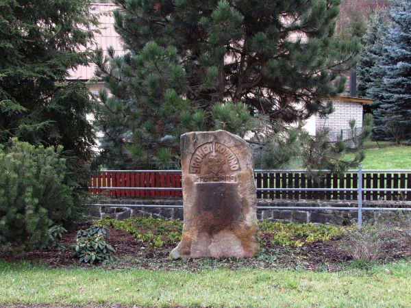 Vlčková - Pomník bývalému režimu - tip na výlet