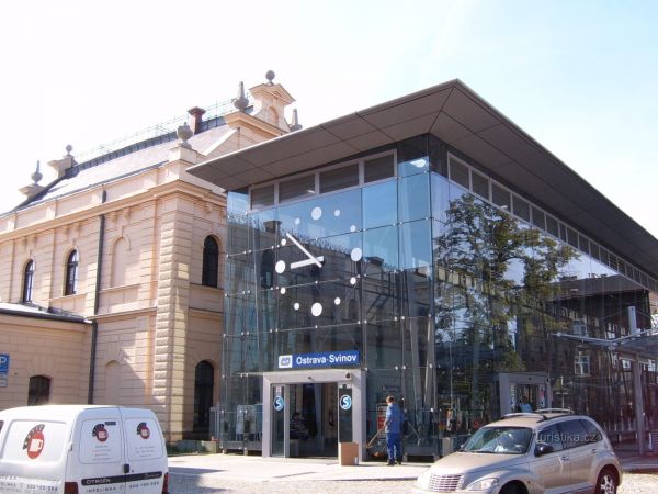 Výpravní budova nádraží Ostrava Svinov - tip na výlet