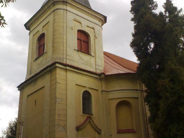 Vysoké Chvojno - kostel Sv. Gotharda - tip na výlet