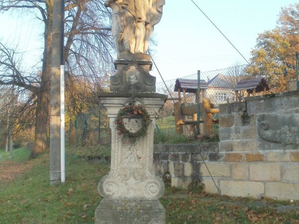 Vysoké Veselí - pomník sv. Václava