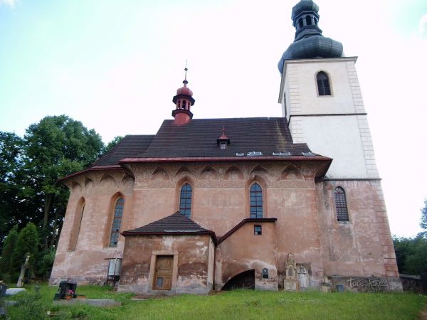 Za nádherným kostelem z Hostinného do Dolní Olešnice