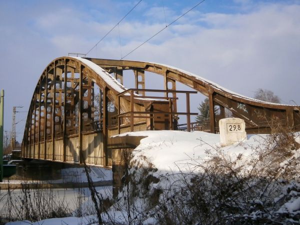 Železniční most přes Labe v Hradci Králové